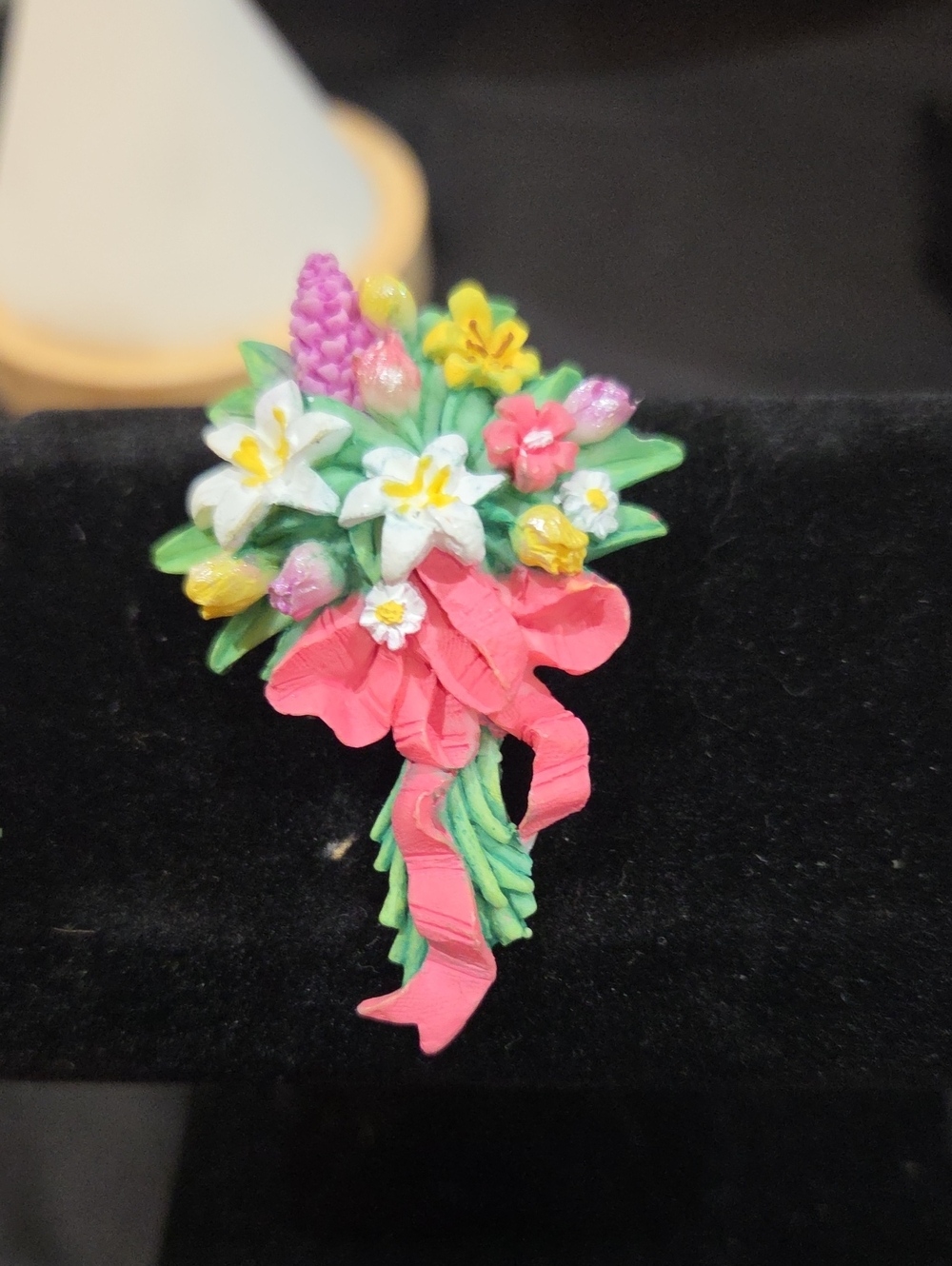 VINTAGE FLORAL BOUQUET PIN